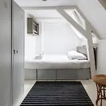 Your A Royalty - Equal Design By Joyjoyjoy - Floor And Views - Creating For The Poor אמסטרדם