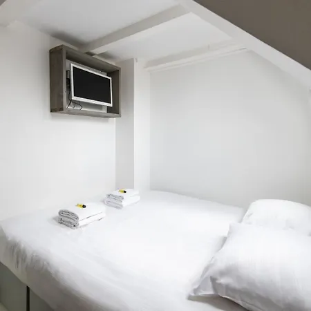 Two Bedroom In Historic Canalhouse From 1618 - Centre Bed & Breakfast