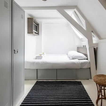 Two Bedroom In Historic Canalhouse From 1618 - Centre Amsterdam