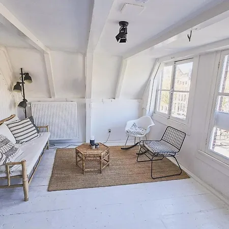 Two Bedroom In Historic Canalhouse From 1618 - Centre