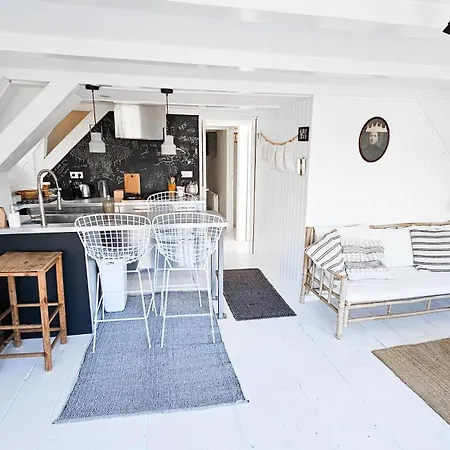 Two Bedroom In Historic Canalhouse From 1618 - Centre Bed & Breakfast