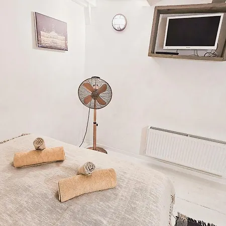 Two Bedroom In Historic Canalhouse From 1618 - Centre Ámsterdam
