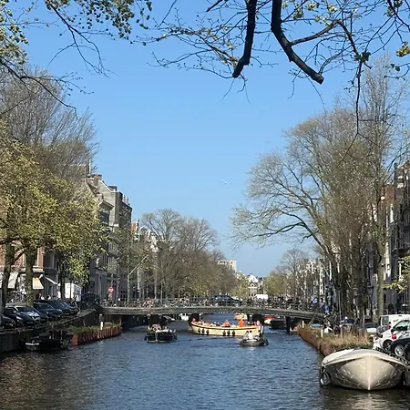 Two Bedroom In Historic Canalhouse From 1618 - Centre Bed & Breakfast 2*