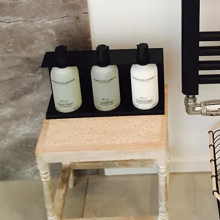 Your A Royalty - Equal Design By Joyjoyjoy - Floor And Views - Creating For The Poor Penzion Amsterdam