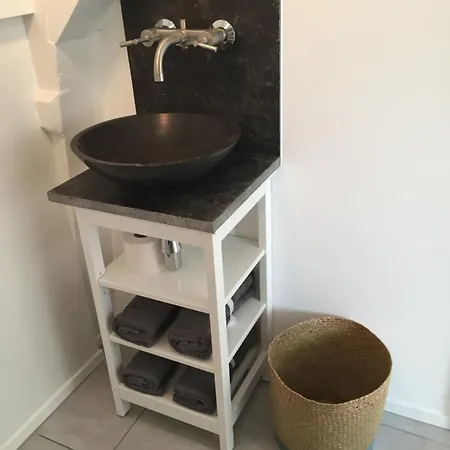 Bed and breakfast Two Bedroom In Historic Canalhouse From 1618 - Centre