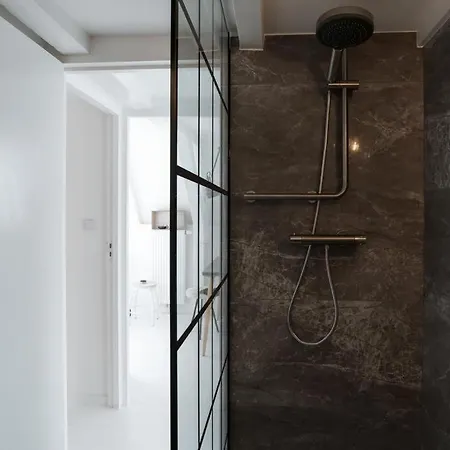 Your A Royalty - Equal Design By Joyjoyjoy - Floor And Views - Creating For The Poor Penzion 3*