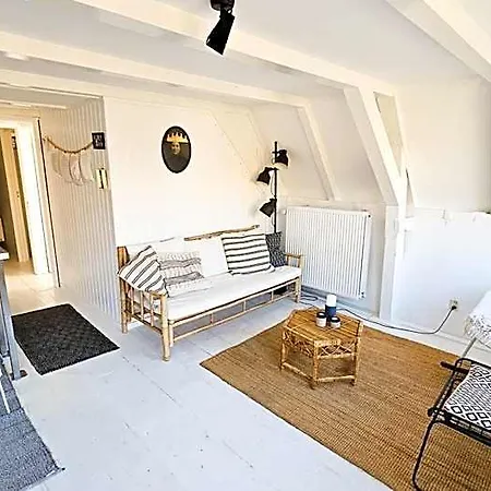 Your A Royalty - Equal Design By Joyjoyjoy - Floor And Views - Creating For The Poor Pensión Ámsterdam