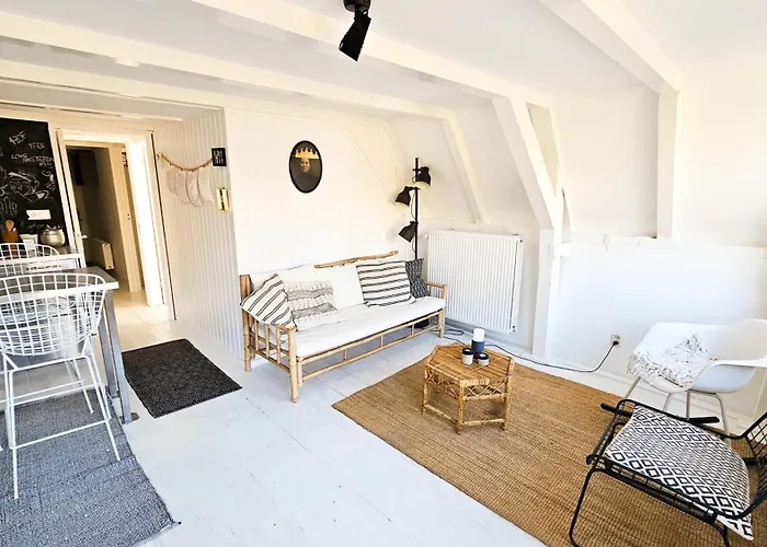 Your A Royalty - Equal Design By Joyjoyjoy - Floor And Views - Creating For The Poor Gæstehus 3*