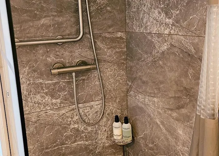 Your A Royalty - Equal Design By Joyjoyjoy - Floor And Views - Creating For The Poor 3* Amsterdam