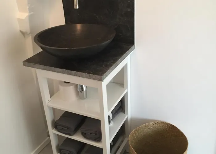 Gæstehus Your A Royalty - Equal Design By Joyjoyjoy - Floor And Views - Creating For The Poor