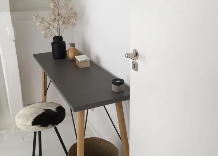 Your A Royalty - Equal Design By Joyjoyjoy - Floor And Views - Creating For The Poor Gæstehus Amsterdam