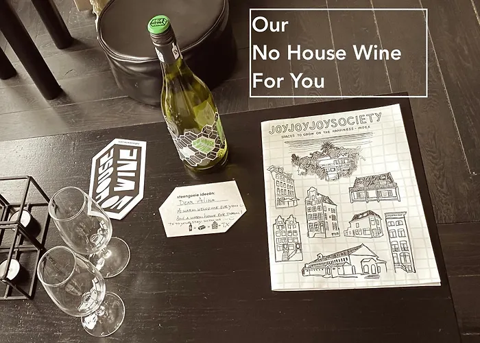 Gæstehus Your A Royalty - Equal Design By Joyjoyjoy - Floor And Views - Creating For The Poor