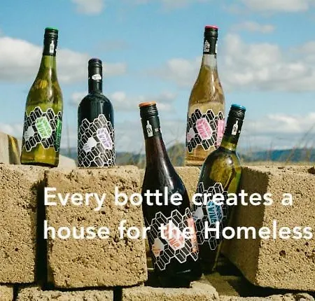 Your A Royalty - Equal Design By Joyjoyjoy - Floor And Views - Creating For The Poor בית הארחה